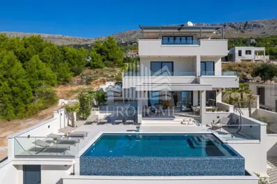 SPLIT, PODSTRANA, Luxury villa for rent from 1.11.2026. - 3