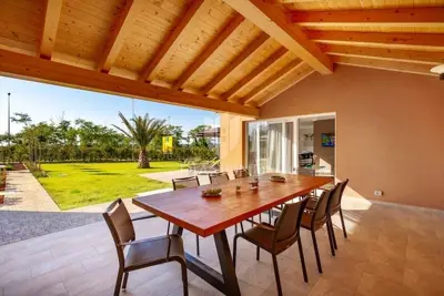 Poreč, okolica – atraktivan kompleks vile i apartmana s bazenom - 6