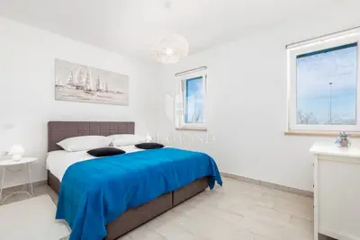 Poreč, okolica – atraktivan kompleks vile i apartmana s bazenom - 10