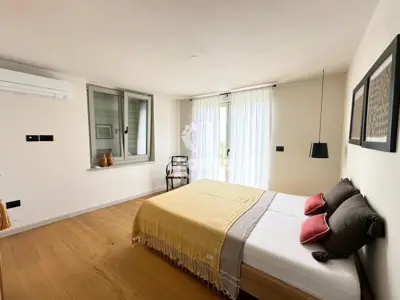 Kuća u Bujama, 3 spavaće sobe, strogi centar i pogled na more - 21