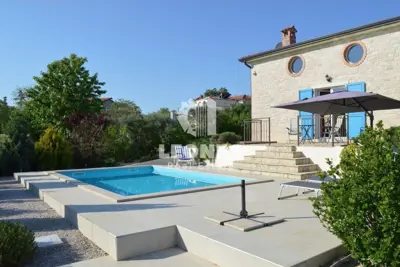Dvojna kuća, Kaštelir, bazen i priroda u okolici Poreča
