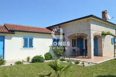 Dvojna kuća, Kaštelir, bazen i priroda u okolici Poreča - 4