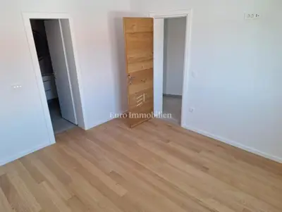 Stan 96 m², Mandre - 2 spavaće sobe i 2 kupaonice - 12