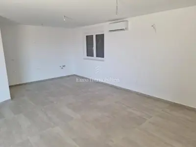 Stan 96 m², Mandre - 2 spavaće sobe i 2 kupaonice - 7