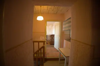 House 115 m², Hum - stone construction and yard - 6