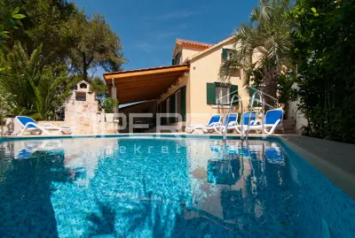 Kuća kraj samoga mora, 198 m², sa bazenom, Supetar, Brač - 3