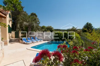 Kuća kraj samoga mora, 198 m², sa bazenom, Supetar, Brač - 2