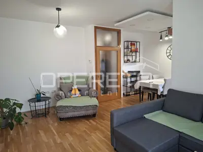 Stan 80,3 m², Varaždin, Centar - dvoetažni trosobni