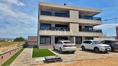 Apartment 58 m², Povljana - garden and covered terrace - 2