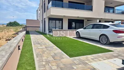Apartment 58 m², Povljana - garden and covered terrace - 3