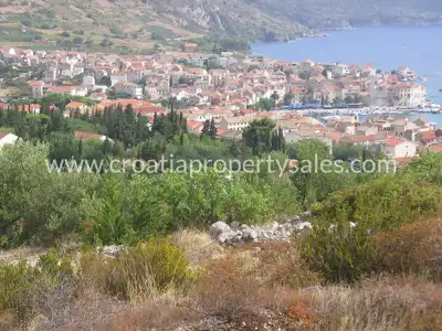 Bauland 1.641 m², Komiža - Blick auf die Bucht