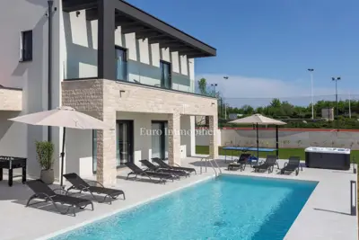 Villa 198 m², Labin - pool and tennis court - 8