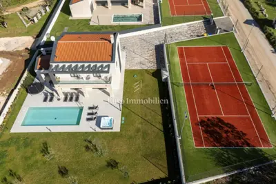 Villa 198 m², Labin - pool and tennis court - 2