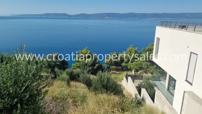 Villa 460 m², Omiš - first row to the sea - 2