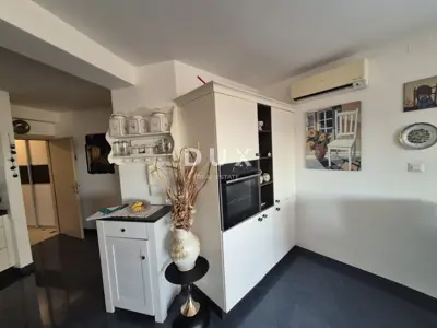 Stan 81,6 m², Crikvenica - pogled na more i parkirno mjesto - 7