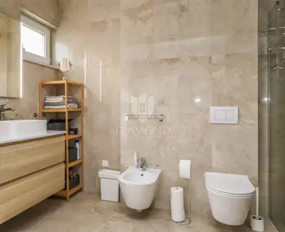 House for sale in Banjole, 200 m² - 8