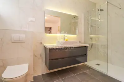 House for sale in Banjole, 200 m² - 17