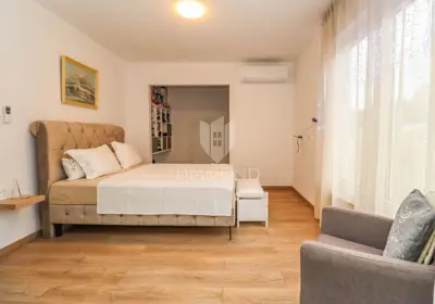 House for sale in Banjole, 200 m² - 16