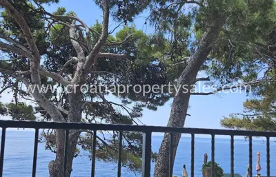Kuća 216 m², otok Hvar - prvi red do mora - 3