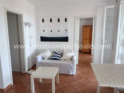 Kuća 216 m², otok Hvar - prvi red do mora - 10