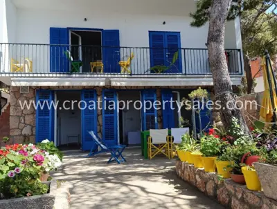 Kuća 216 m², otok Hvar - prvi red do mora - 8