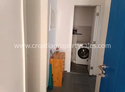 Kuća 216 m², otok Hvar - prvi red do mora - 13