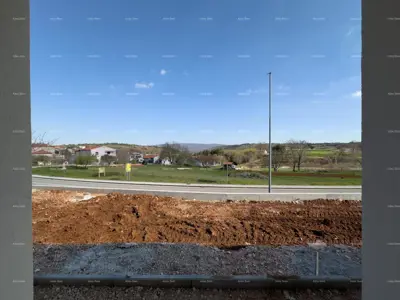 Prodajemo stan sa vrtom u Barbanu. - 2