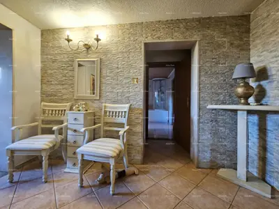 House with two residential units and great development potential - first row to the sea, Umag - 11