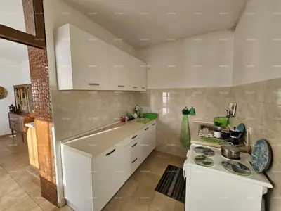 House with two residential units and great development potential - first row to the sea, Umag - 6
