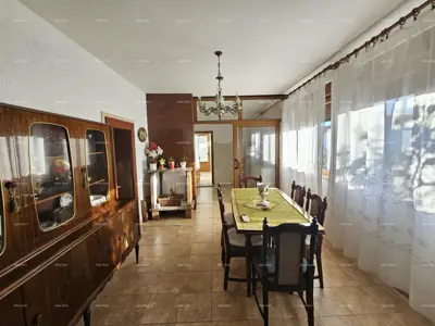 House with two residential units and great development potential - first row to the sea, Umag - 7