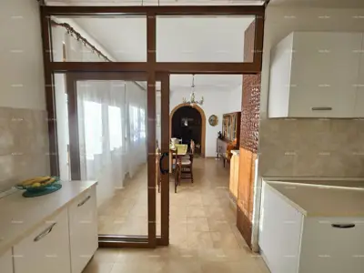 House with two residential units and great development potential - first row to the sea, Umag - 5