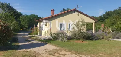 Anwesen 630 m², Žminj - zwei Häuser, Pools und Gewerbefläche - 14