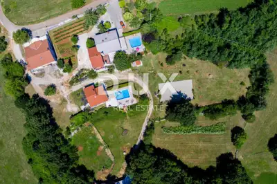 Anwesen 630 m², Žminj - zwei Häuser, Pools und Gewerbefläche - 5