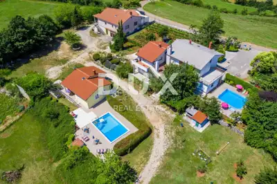 Anwesen 630 m², Žminj - zwei Häuser, Pools und Gewerbefläche - 4