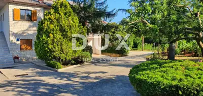 Anwesen 630 m², Žminj - zwei Häuser, Pools und Gewerbefläche - 21