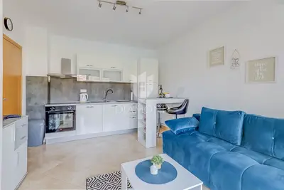 Halbes Haus 66 m², Novigrad Umgebung - 2 Wohnungen - 11