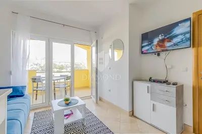 Halbes Haus 66 m², Novigrad Umgebung - 2 Wohnungen - 17