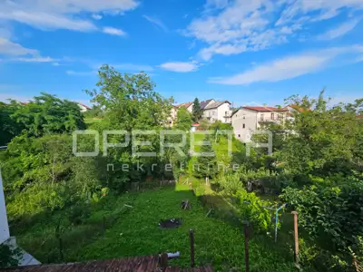 Grundstück 445 m², Bukovac - ruhige grüne Lage