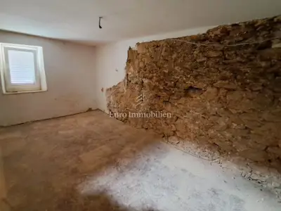 Kamena kuća za adaptaciju u centru Marčane - 4