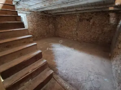 Kamena kuća za adaptaciju u centru Marčane - 3