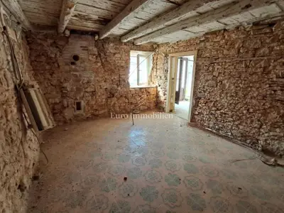 Kamena kuća za adaptaciju u centru Marčane - 6