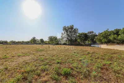 Building plot 816 m², Pavićini - quiet location - 2