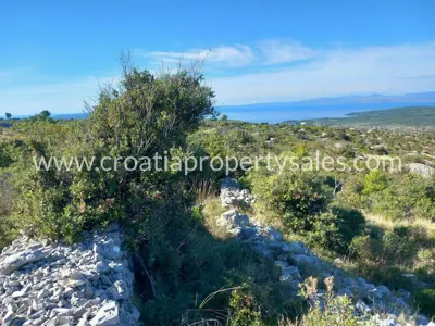 Landwirtschaftsfläche 8.144 m², Insel Brač, Meerblick - 8