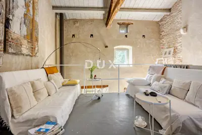 House 94 m², Juršići - stone, renovated in 2017.