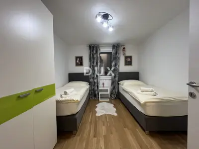 OPATIJA, CENTAR - newly renovated apartment with parking and terrace, 100 m from the sea - 8