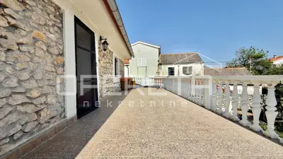 Apartman 1. kat, Vrsi, kamena zgrada i prirodni detalji - 5