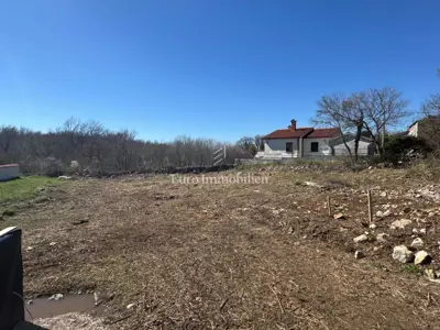 Građevinsko zemljište 824 m², Labin - 2 km od starogradske jezgre - 3