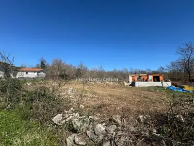 Građevinsko zemljište 824 m², Labin - 2 km od starogradske jezgre - 2