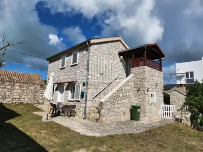 Apartmani 64 m², Drage kod Pakoštana, 200 m od mora