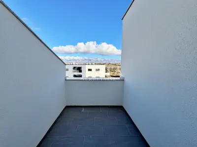 Stan 74 m², Povljana - 2 etaže, balkon i parkirno mjesto - 16